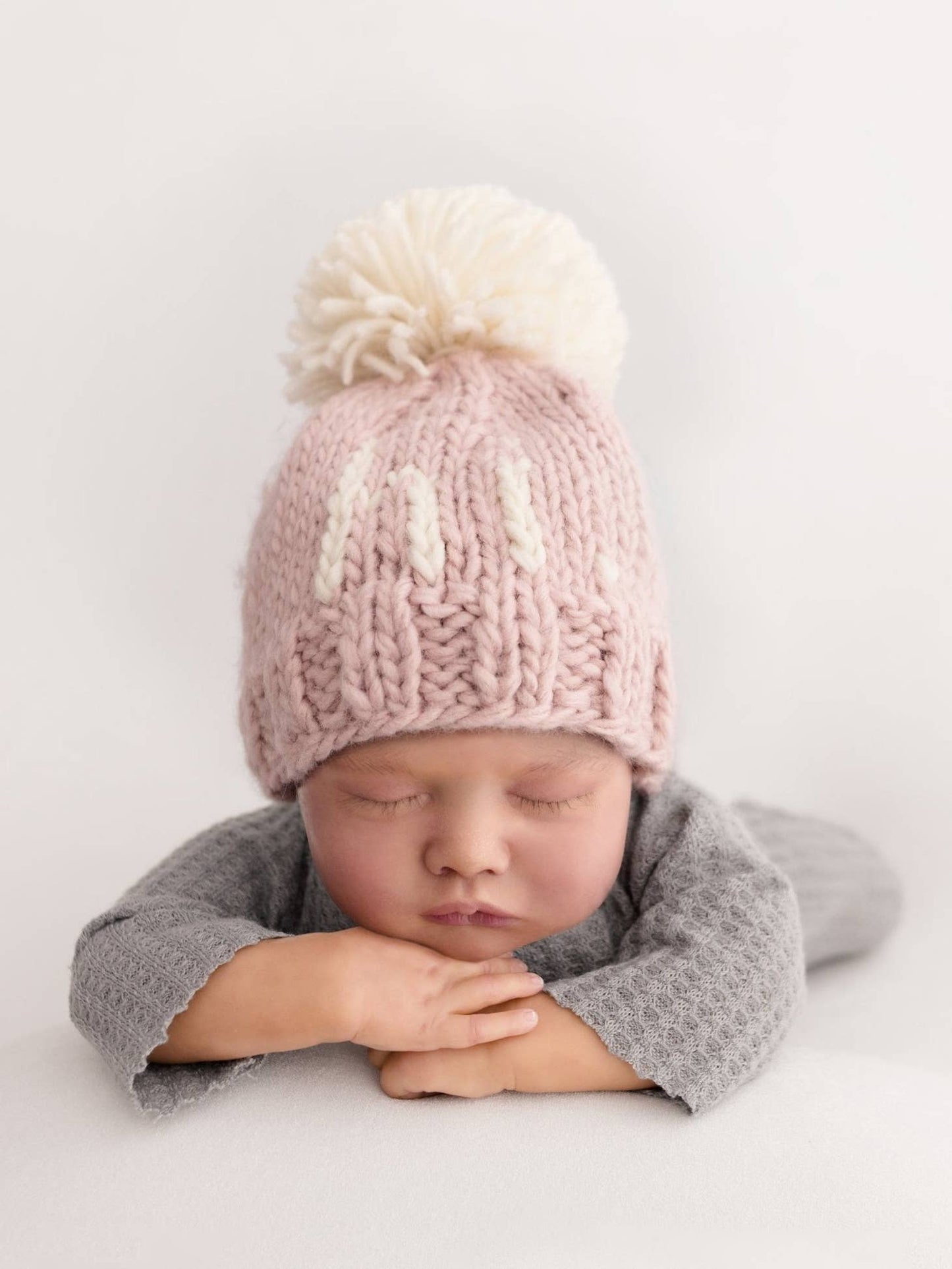 "hi" Rosy Hand Knit Beanie Hat (0-6m)
